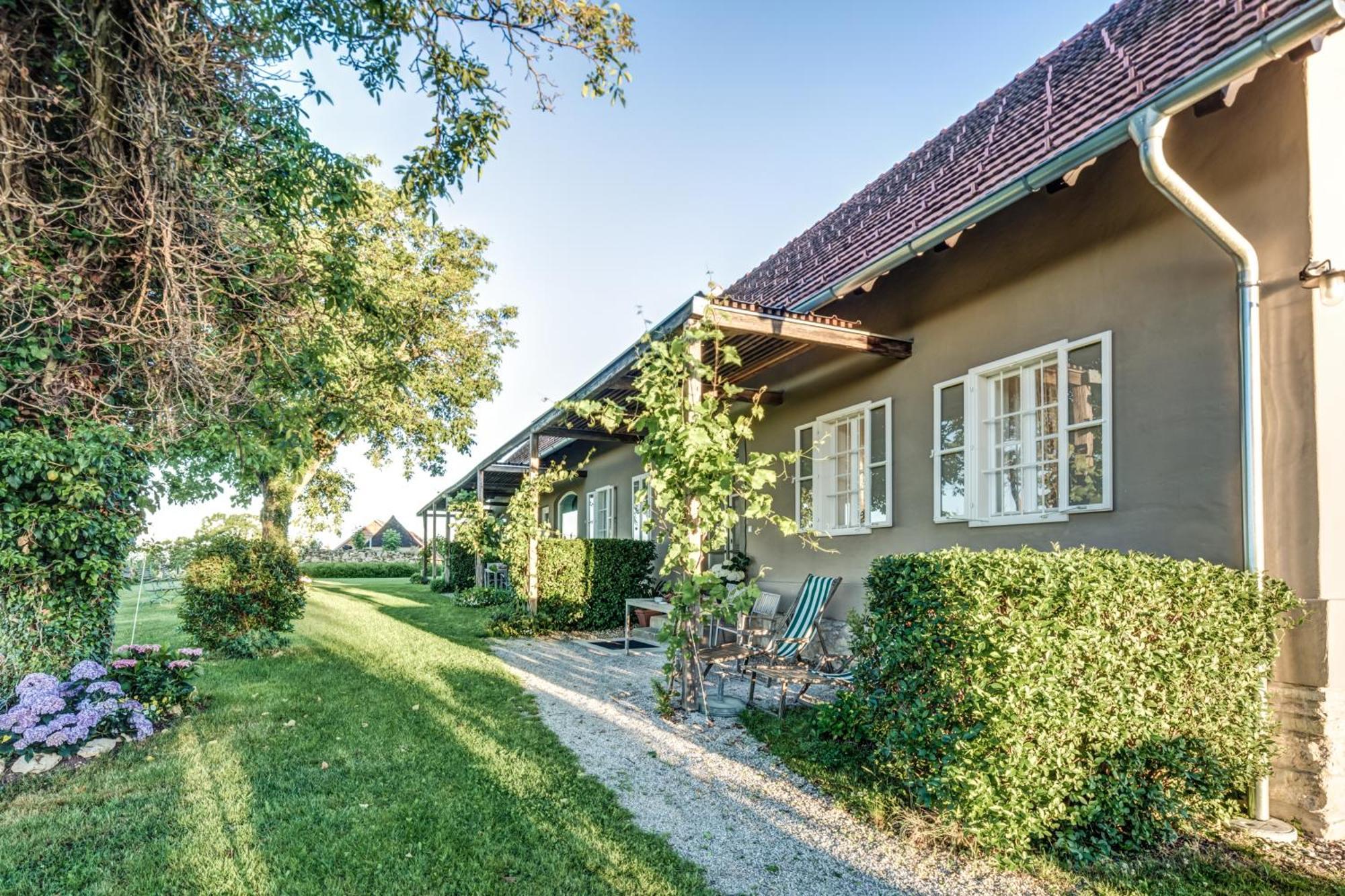 Villa Winzarei, Weingut Tement à Berghausen Extérieur photo